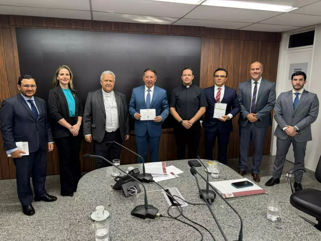 Presidente da ALEMS recebe Dom Dimas e confirma apoio ao Jubileu das Autoridades Presidente da ALEMS recebe Dom Dimas e confirma apoio ao Jubileu das Autoridades