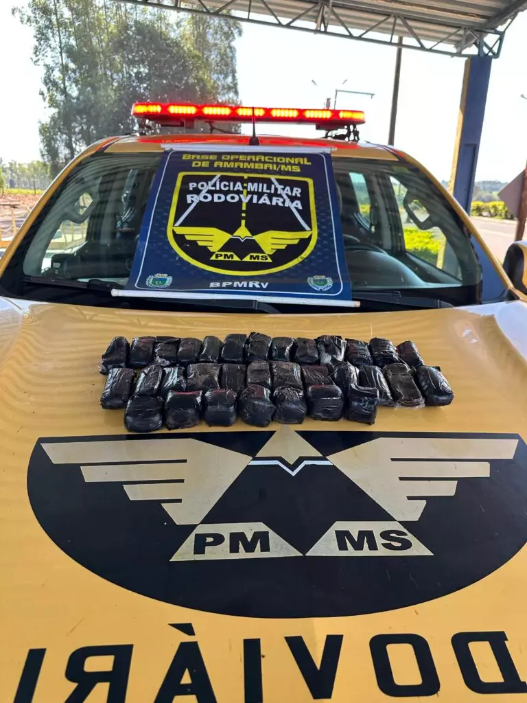Polícia Militar Rodoviária apreende homem transportando drogas em motocicleta na MS-156, em Amambai Polícia Militar Rodoviária apreende homem transportando drogas em motocicleta na MS-156, em Amambai