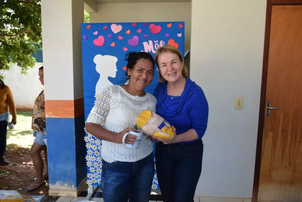 Assistência Social de Iguatemi entrega 50 cestas básicas e frangos para as famílias do “Projeto Se Essa Rua Fosse Minha” Assistência Social de Iguatemi entrega 50 cestas básicas e frangos para as famílias do “Projeto Se Essa Rua Fosse Minha”