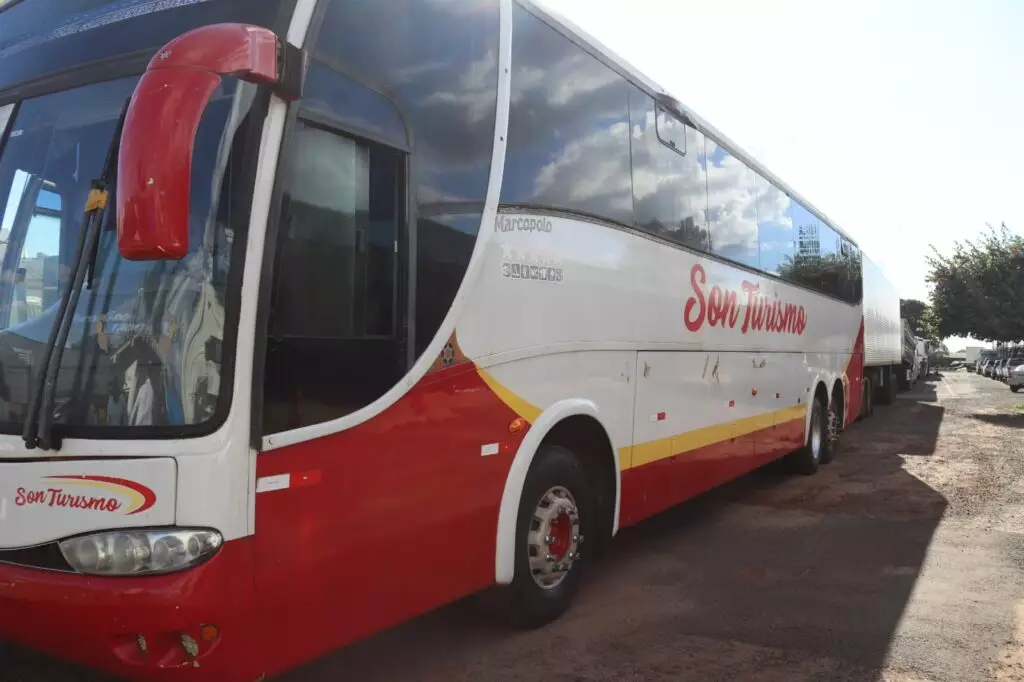 Prefeitura de Amambai conquista ônibus para o esporte e a cultura Prefeitura de Amambai conquista ônibus para o esporte e a cultura