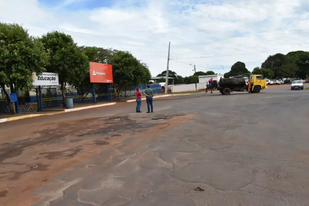 Prefeitura de Iguatemi segue com cronograma de obras e melhorias das vias públicas; Av. Francisco Fernandes é a próxima contemplada