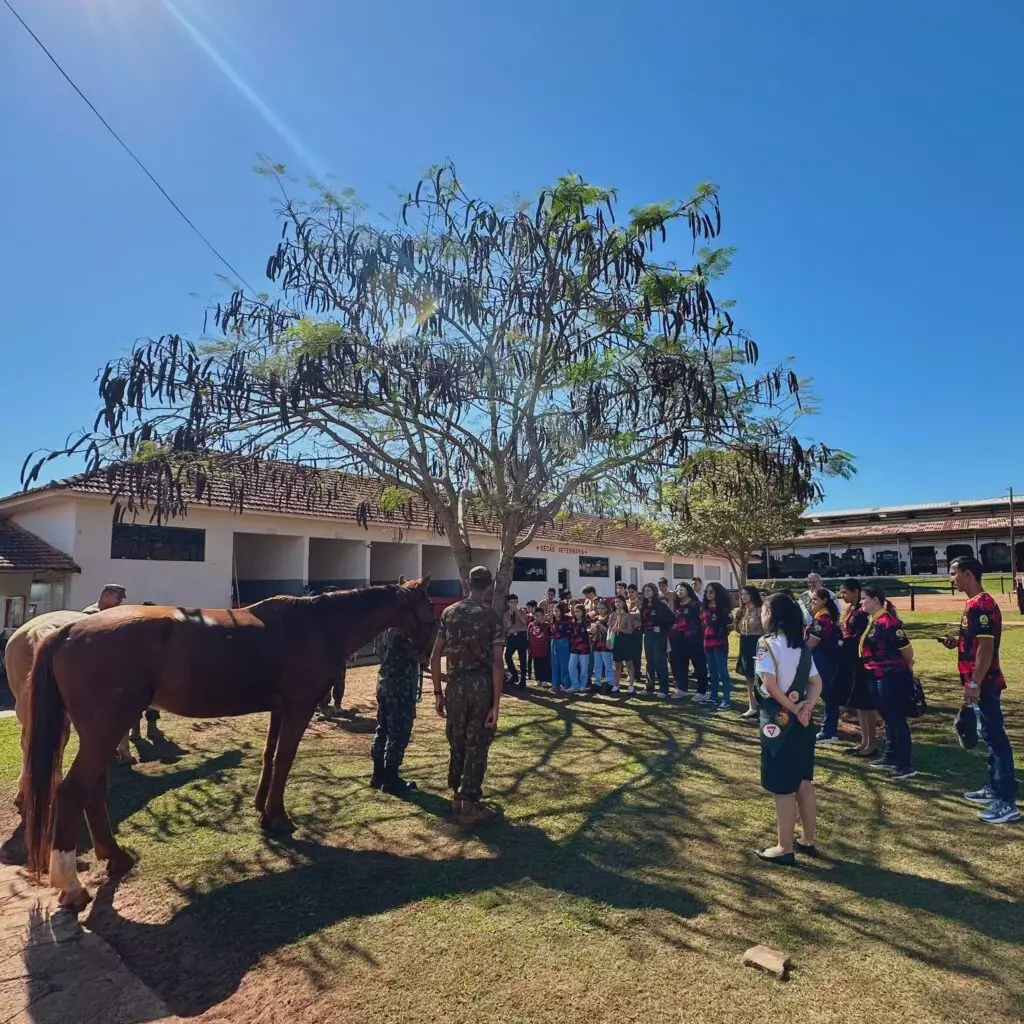 Desbravadores Atalaias do Rei de Amambai visitou o 17° RC Mec Regimento Solon Ribeiro Desbravadores Atalaias do Rei de Amambai visitou o 17° RC Mec Regimento Solon Ribeiro