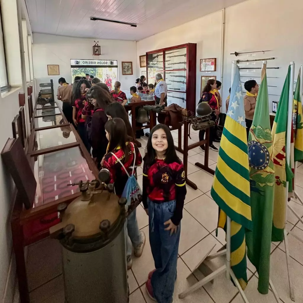 Desbravadores Atalaias do Rei de Amambai visitou o 17° RC Mec Regimento Solon Ribeiro Desbravadores Atalaias do Rei de Amambai visitou o 17° RC Mec Regimento Solon Ribeiro