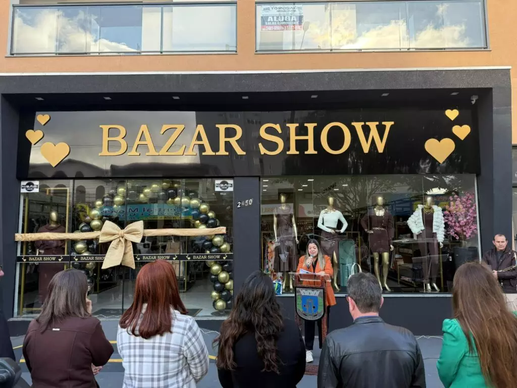 Bazar Show inaugura nova loja em Amambai Bazar Show inaugura nova loja em Amambai