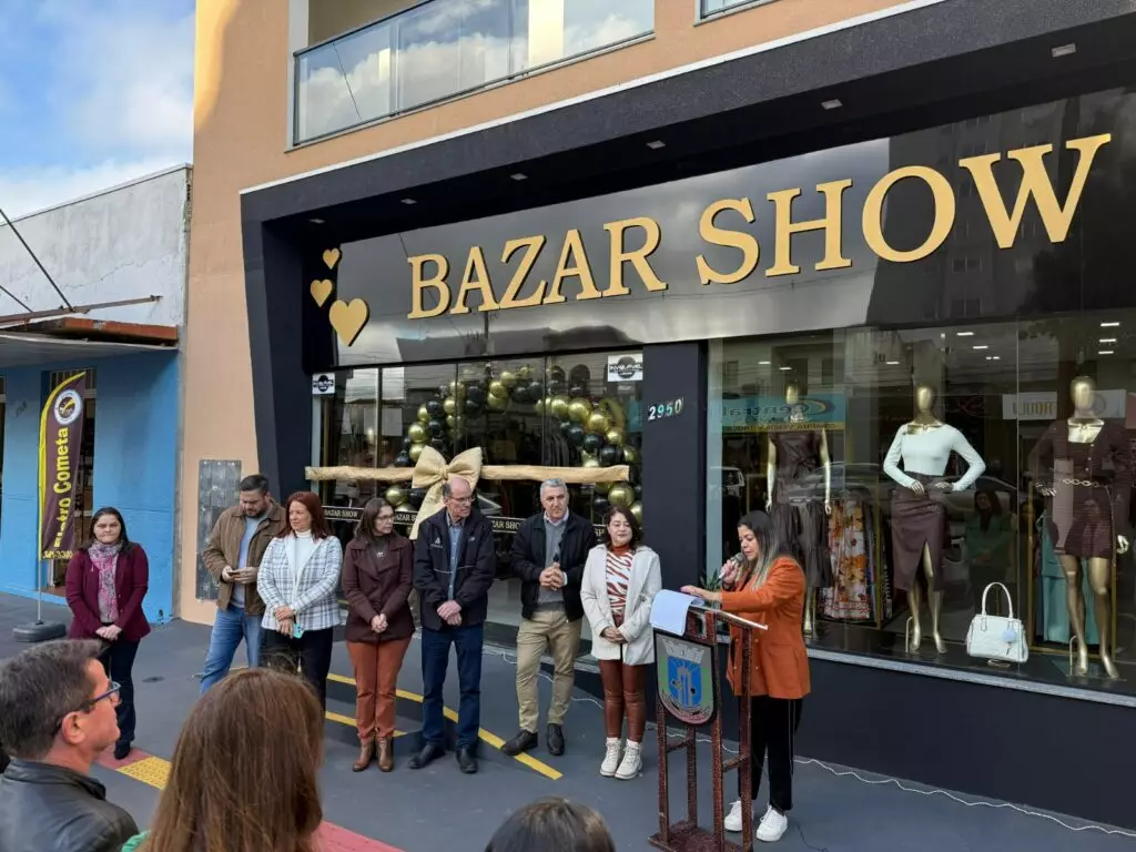 Bazar Show inaugura nova loja em Amambai Bazar Show inaugura nova loja em Amambai