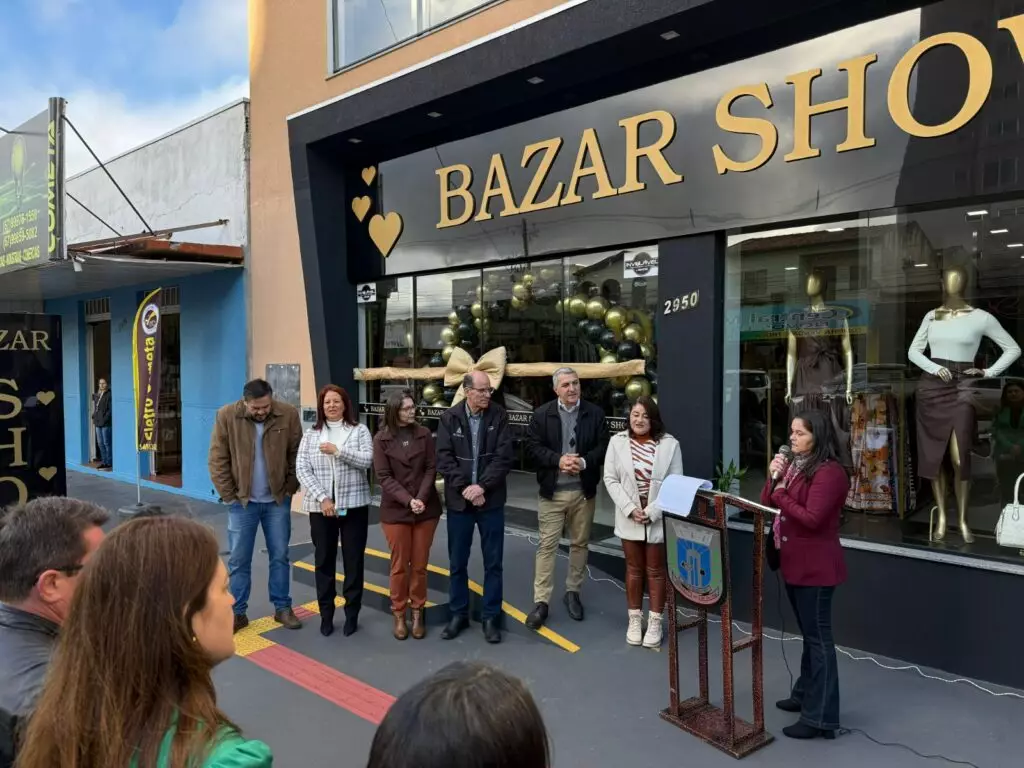 Bazar Show inaugura nova loja em Amambai Bazar Show inaugura nova loja em Amambai