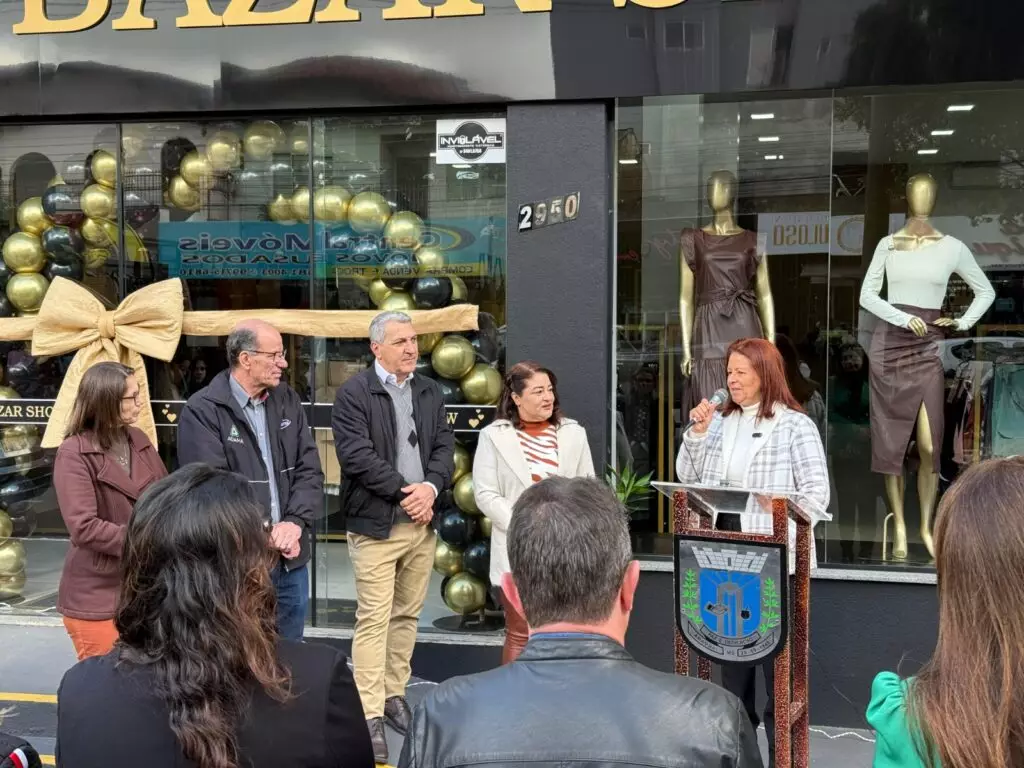 Bazar Show inaugura nova loja em Amambai Bazar Show inaugura nova loja em Amambai