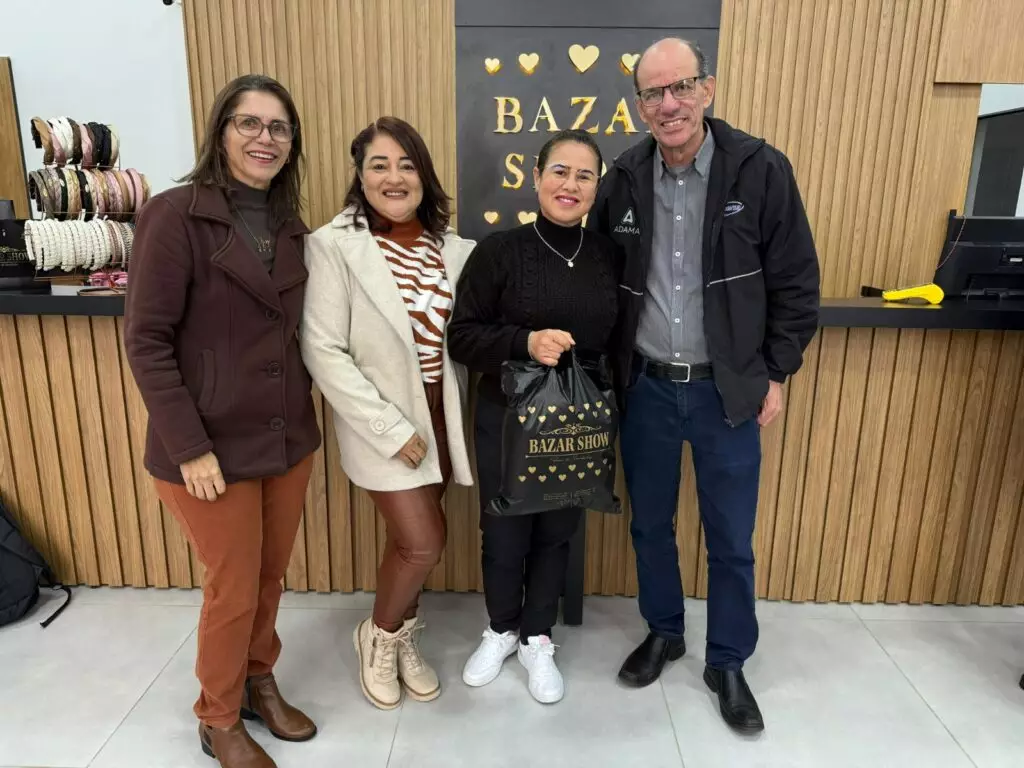 Bazar Show inaugura nova loja em Amambai Bazar Show inaugura nova loja em Amambai