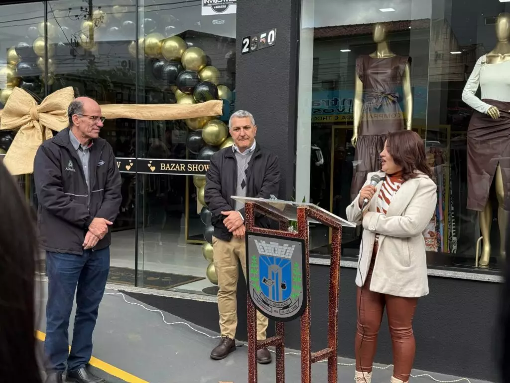 Bazar Show inaugura nova loja em Amambai Bazar Show inaugura nova loja em Amambai
