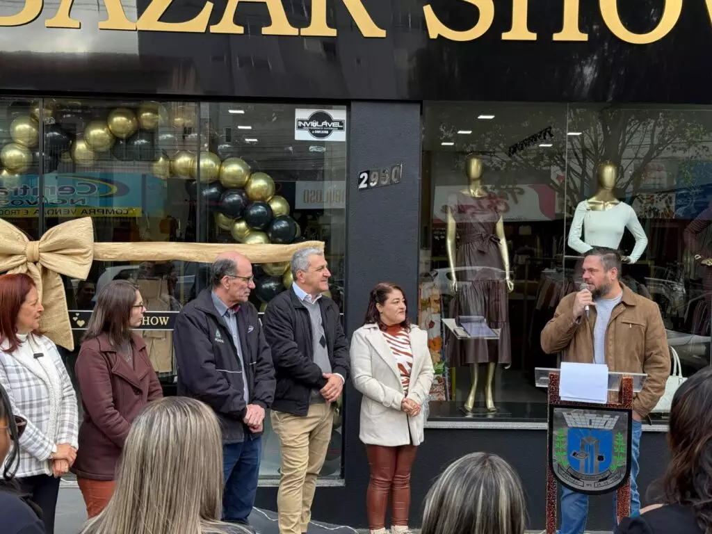 Bazar Show inaugura nova loja em Amambai Bazar Show inaugura nova loja em Amambai