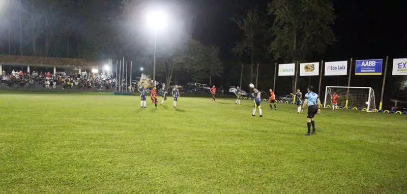Fazenda Flamboyant faz 2x1 na final e é campeã da 20ª Copa Ouro AABB de Suíço em Amambai Fazenda Flamboyant faz 2x1 na final e é campeã da 20ª Copa Ouro AABB de Suíço em Amambai