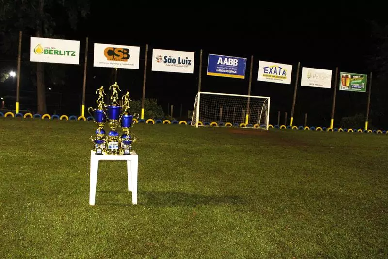 Fazenda Flamboyant faz 2x1 na final e é campeã da 20ª Copa Ouro AABB de Suíço em Amambai Fazenda Flamboyant faz 2x1 na final e é campeã da 20ª Copa Ouro AABB de Suíço em Amambai