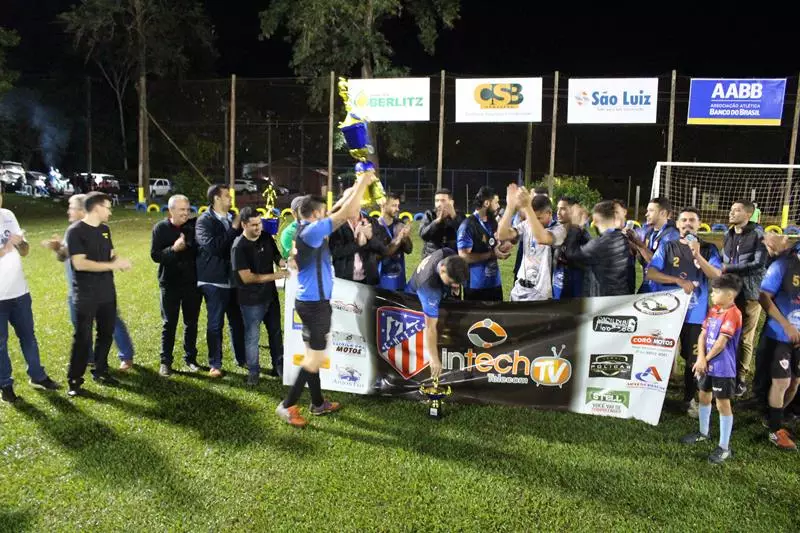 Fazenda Flamboyant faz 2x1 na final e é campeã da 20ª Copa Ouro AABB de Suíço em Amambai Fazenda Flamboyant faz 2x1 na final e é campeã da 20ª Copa Ouro AABB de Suíço em Amambai