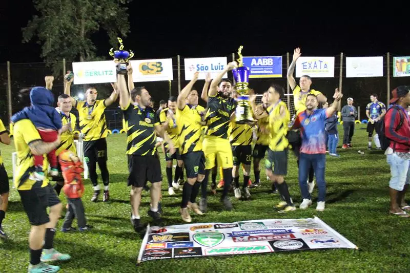 Fazenda Flamboyant faz 2x1 na final e é campeã da 20ª Copa Ouro AABB de Suíço em Amambai Fazenda Flamboyant faz 2x1 na final e é campeã da 20ª Copa Ouro AABB de Suíço em Amambai