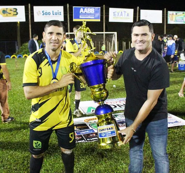 Fazenda Flamboyant faz 2x1 na final e é campeã da 20ª Copa Ouro AABB de Suíço em Amambai Fazenda Flamboyant faz 2x1 na final e é campeã da 20ª Copa Ouro AABB de Suíço em Amambai