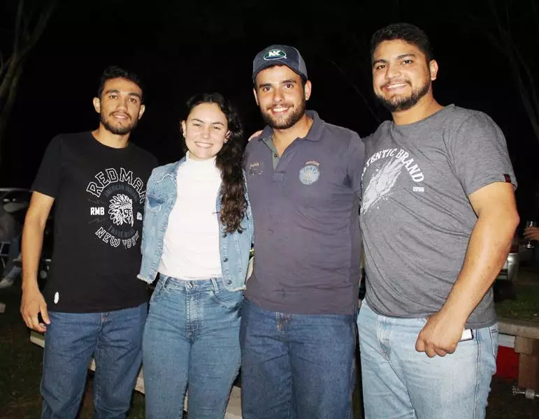Fazenda Flamboyant faz 2x1 na final e é campeã da 20ª Copa Ouro AABB de Suíço em Amambai Fazenda Flamboyant faz 2x1 na final e é campeã da 20ª Copa Ouro AABB de Suíço em Amambai