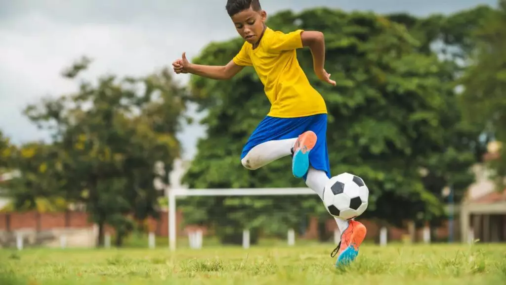 Vereador Paulo Campos solicita a abertura de uma escolinha de futebol de campo em Cel. Sapucaia
