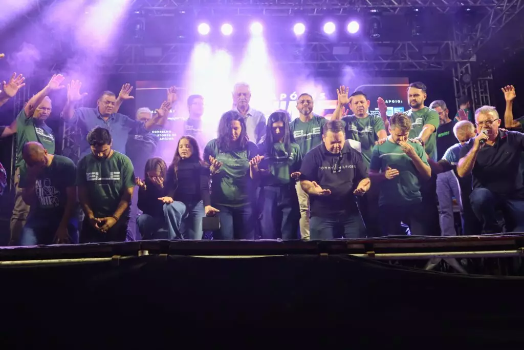 Marcha para Jesus reúne mais de 4 mil pessoas em Caarapó após 15 anos Marcha para Jesus reúne mais de 4 mil pessoas em Caarapó após 15 anos