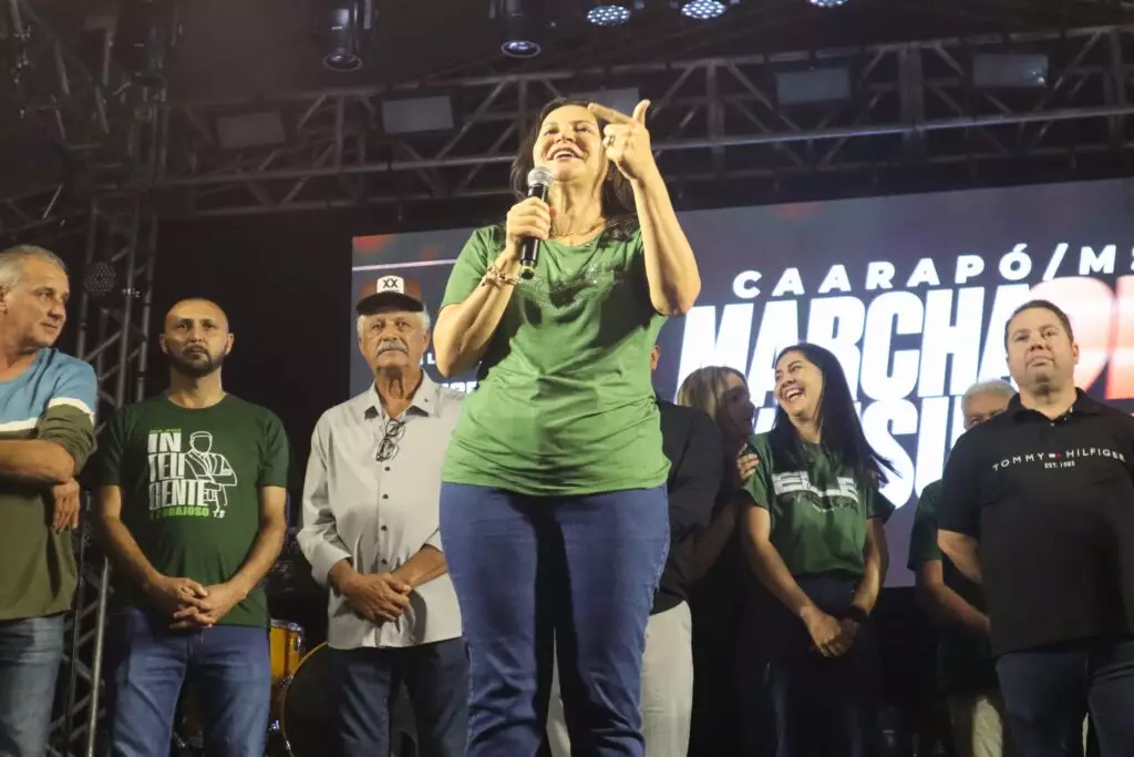 Marcha para Jesus reúne mais de 4 mil pessoas em Caarapó após 15 anos Marcha para Jesus reúne mais de 4 mil pessoas em Caarapó após 15 anos