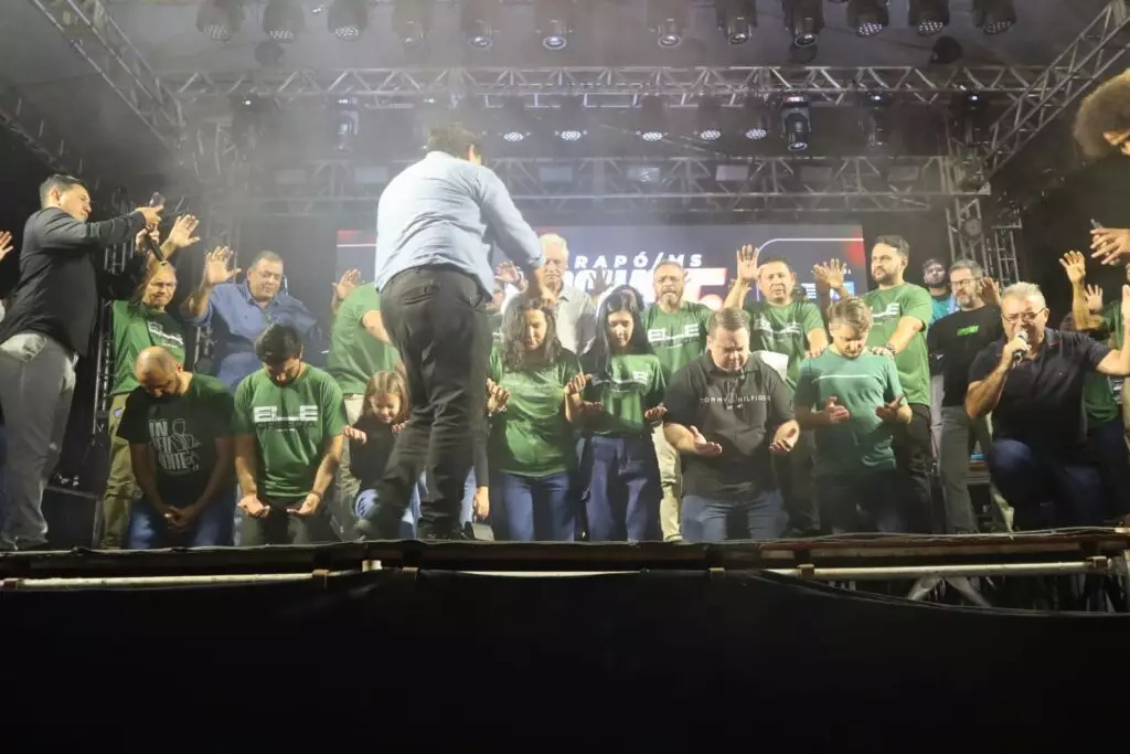 Marcha para Jesus reúne mais de 4 mil pessoas em Caarapó após 15 anos Marcha para Jesus reúne mais de 4 mil pessoas em Caarapó após 15 anos