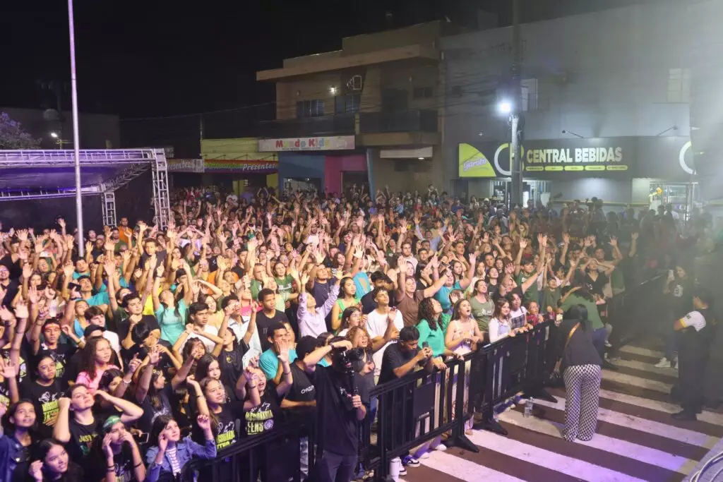 Marcha para Jesus reúne mais de 4 mil pessoas em Caarapó após 15 anos Marcha para Jesus reúne mais de 4 mil pessoas em Caarapó após 15 anos