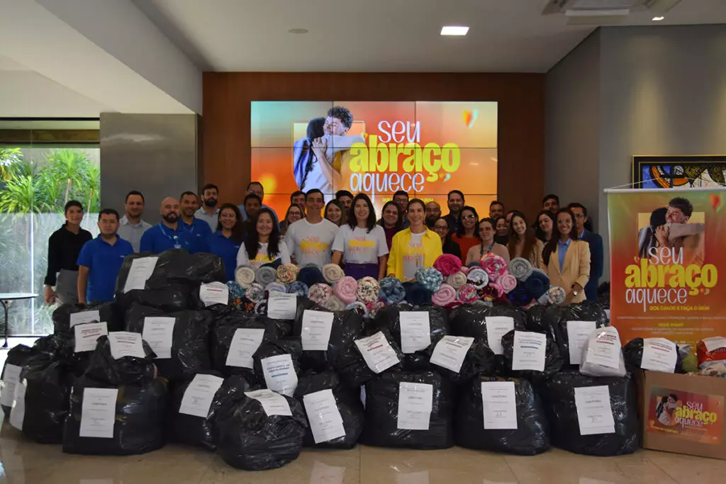 Fiems faz entrega de doações para campanha Seu Abraço Aquece Fiems faz entrega de doações para campanha Seu Abraço Aquece
