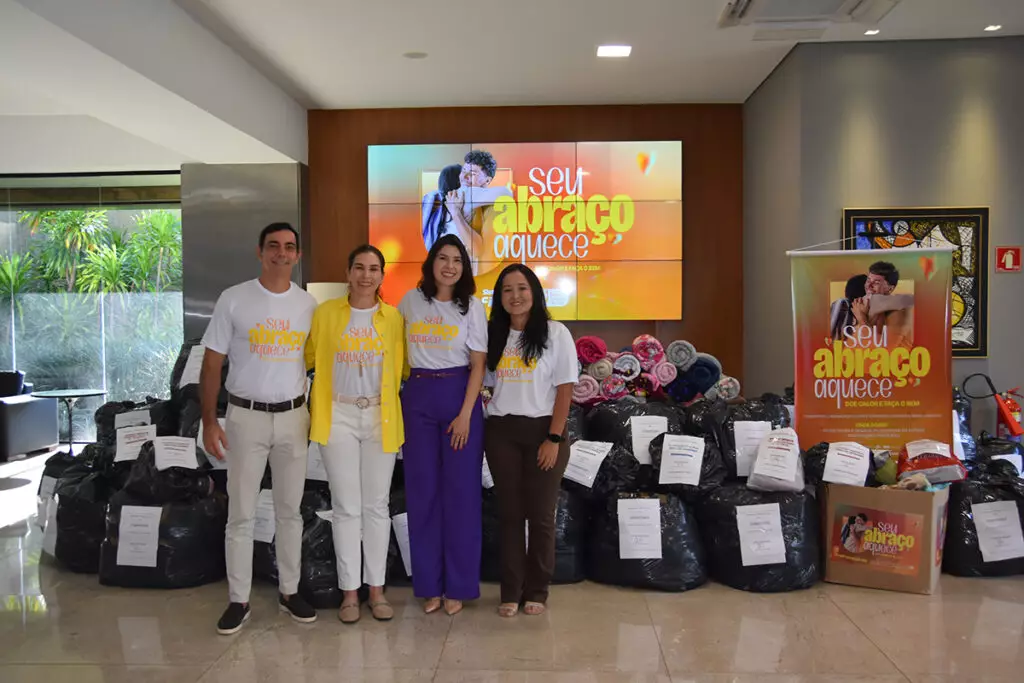 Fiems faz entrega de doações para campanha Seu Abraço Aquece Fiems faz entrega de doações para campanha Seu Abraço Aquece