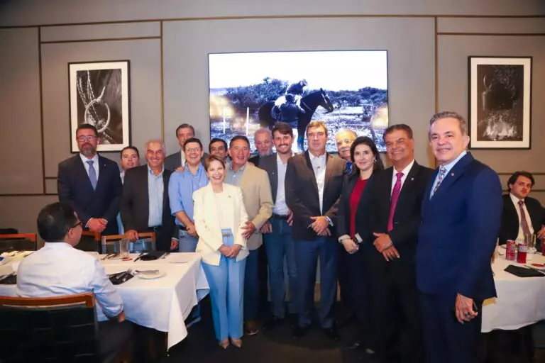 Gerson Claro participa da Marcha em Defesa dos Municípios e destaca fortalecimento das políticas municipalistas em MS Gerson Claro participa da Marcha em Defesa dos Municípios e destaca fortalecimento das políticas municipalistas em MS