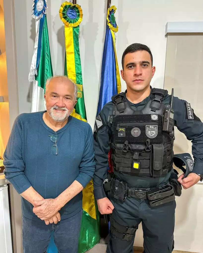 Prefeito e presidente da Câmara recebem novo comandante do 2º Pelotão de Polícia Militar de Iguatemi Prefeito e presidente da Câmara recebem novo comandante do 2º Pelotão de Polícia Militar de Iguatemi