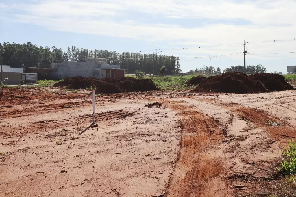 Prefeita Lurdes Portugal visita obra da UBS e anuncia construção de creche de R$ 6 milhões no bairro Capitão Vigário em Caarapó Prefeita Lurdes Portugal visita obra da UBS e anuncia construção de creche de R$ 6 milhões no bairro Capitão Vigário em Caarapó