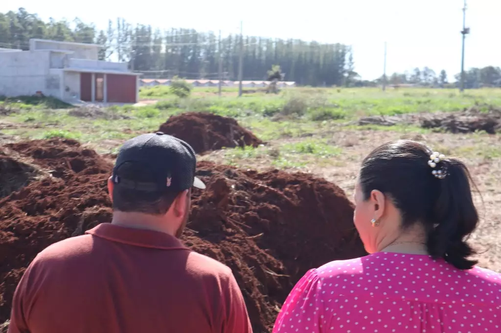 Prefeita Lurdes Portugal visita obra da UBS e anuncia construção de creche de R$ 6 milhões no bairro Capitão Vigário em Caarapó Prefeita Lurdes Portugal visita obra da UBS e anuncia construção de creche de R$ 6 milhões no bairro Capitão Vigário em Caarapó
