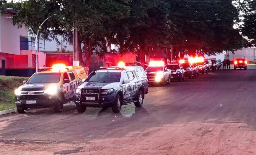 Operação da Polícia Militar desocupa área de ocupação irregular em Tacuru Operação da Polícia Militar desocupa área de ocupação irregular em Tacuru