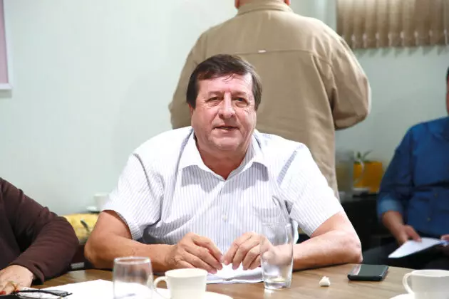 Prefeitura de Mundo Novo discute projeto de regularização do descarte de entulhos e limpeza de terrenos urbanos Prefeitura de Mundo Novo discute projeto de regularização do descarte de entulhos e limpeza de terrenos urbanos