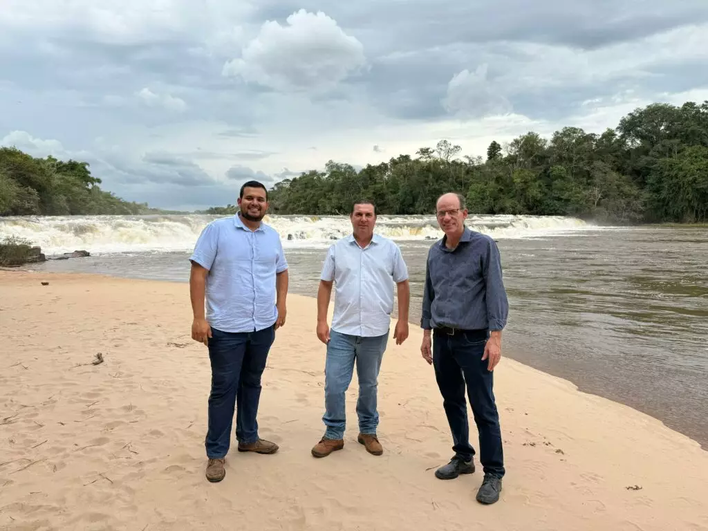 Amambai e Juti avançam em parceria para manutenção de estradas rurais