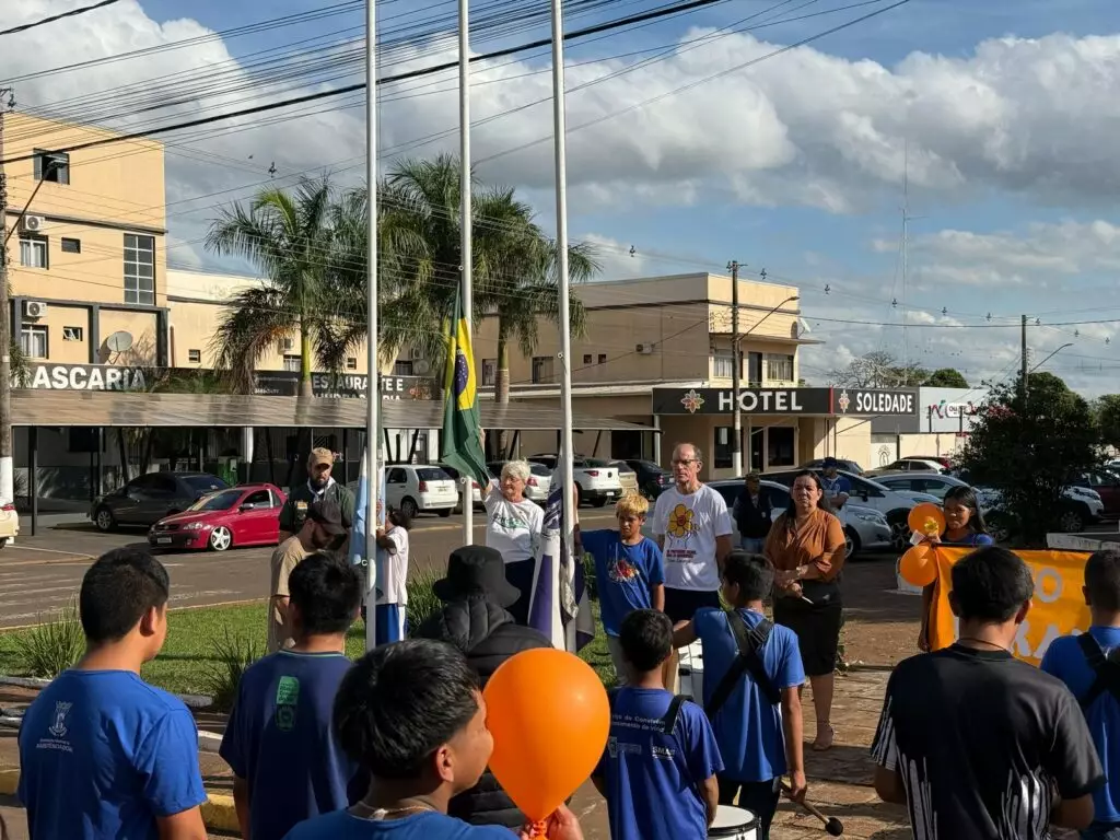 Amambai se une em Caminhada do Maio Laranja e diz não ao abuso infantil