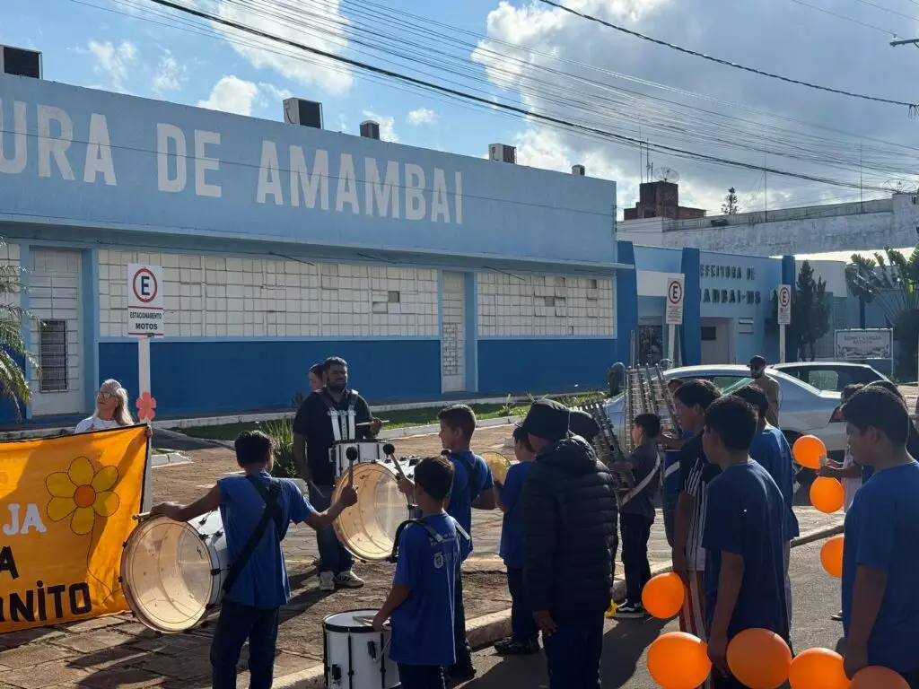 Amambai se une em Caminhada do Maio Laranja e diz não ao abuso infantil