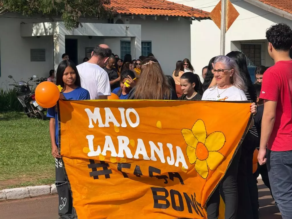 Amambai se une em Caminhada do Maio Laranja e diz não ao abuso infantil