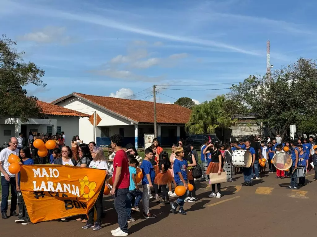 Amambai se une em Caminhada do Maio Laranja e diz não ao abuso infantil