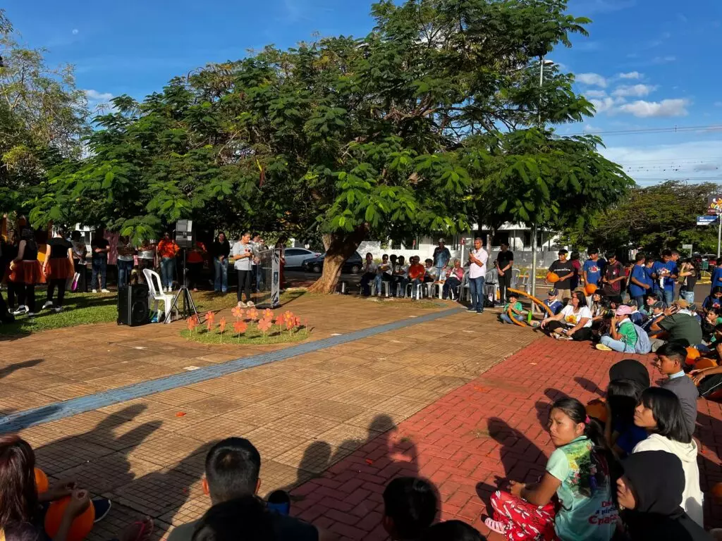 Amambai se une em Caminhada do Maio Laranja e diz não ao abuso infantil