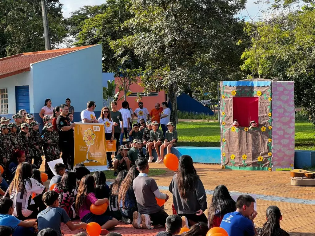 Amambai se une em Caminhada do Maio Laranja e diz não ao abuso infantil