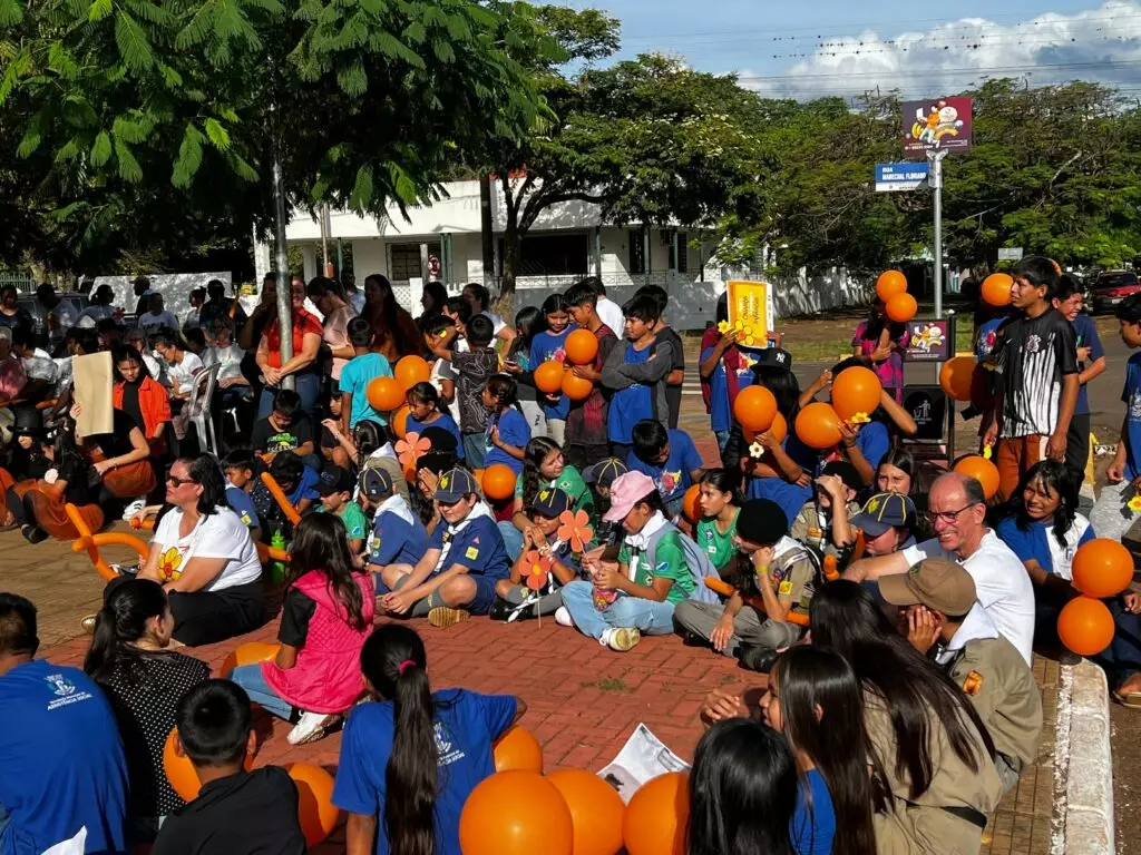Amambai se une em Caminhada do Maio Laranja e diz não ao abuso infantil