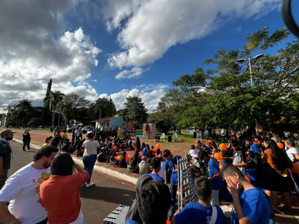 Amambai se une em Caminhada do Maio Laranja e diz não ao abuso infantil