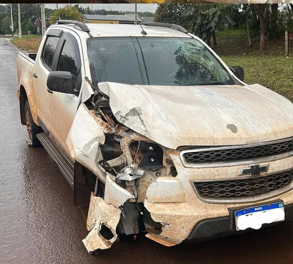 Polícia intercepta veículo furtado e prende suspeito armado após perseguição em Amambai Polícia intercepta veículo furtado e prende suspeito armado após perseguição em Amambai