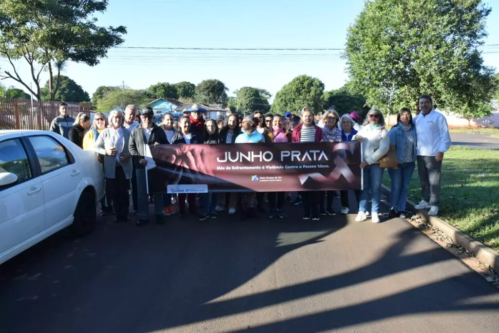 Assistência Social de Iguatemi promove caminhada com o Grupo da Melhor Idade alusiva ao “Junho Prata” Assistência Social de Iguatemi promove caminhada com o Grupo da Melhor Idade alusiva ao “Junho Prata”