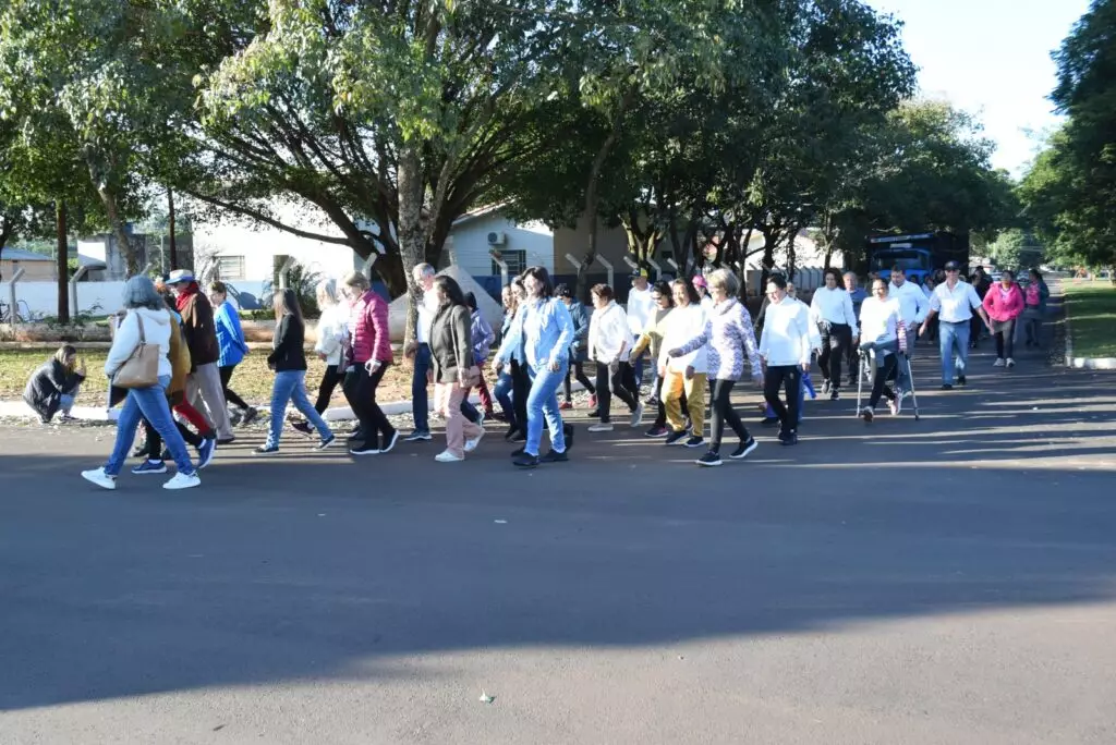 Assistência Social de Iguatemi promove caminhada com o Grupo da Melhor Idade alusiva ao “Junho Prata” Assistência Social de Iguatemi promove caminhada com o Grupo da Melhor Idade alusiva ao “Junho Prata”