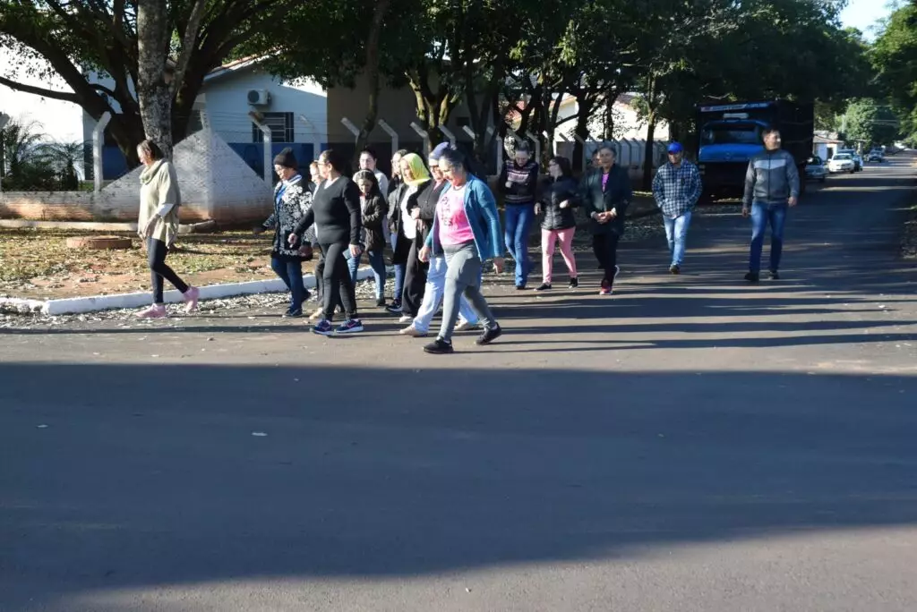 Assistência Social de Iguatemi promove caminhada com o Grupo da Melhor Idade alusiva ao “Junho Prata” Assistência Social de Iguatemi promove caminhada com o Grupo da Melhor Idade alusiva ao “Junho Prata”