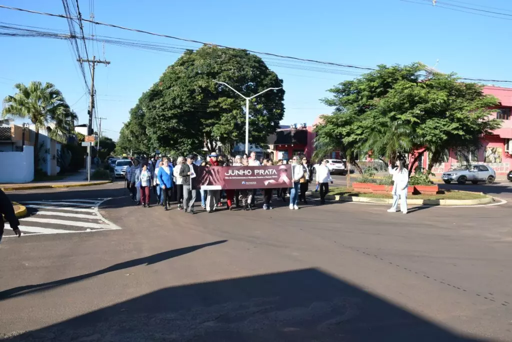Assistência Social de Iguatemi promove caminhada com o Grupo da Melhor Idade alusiva ao “Junho Prata” Assistência Social de Iguatemi promove caminhada com o Grupo da Melhor Idade alusiva ao “Junho Prata”