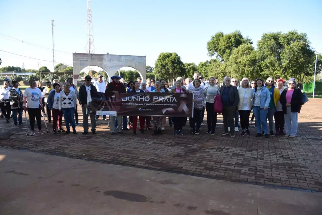Assistência Social de Iguatemi promove caminhada com o Grupo da Melhor Idade alusiva ao “Junho Prata” Assistência Social de Iguatemi promove caminhada com o Grupo da Melhor Idade alusiva ao “Junho Prata”