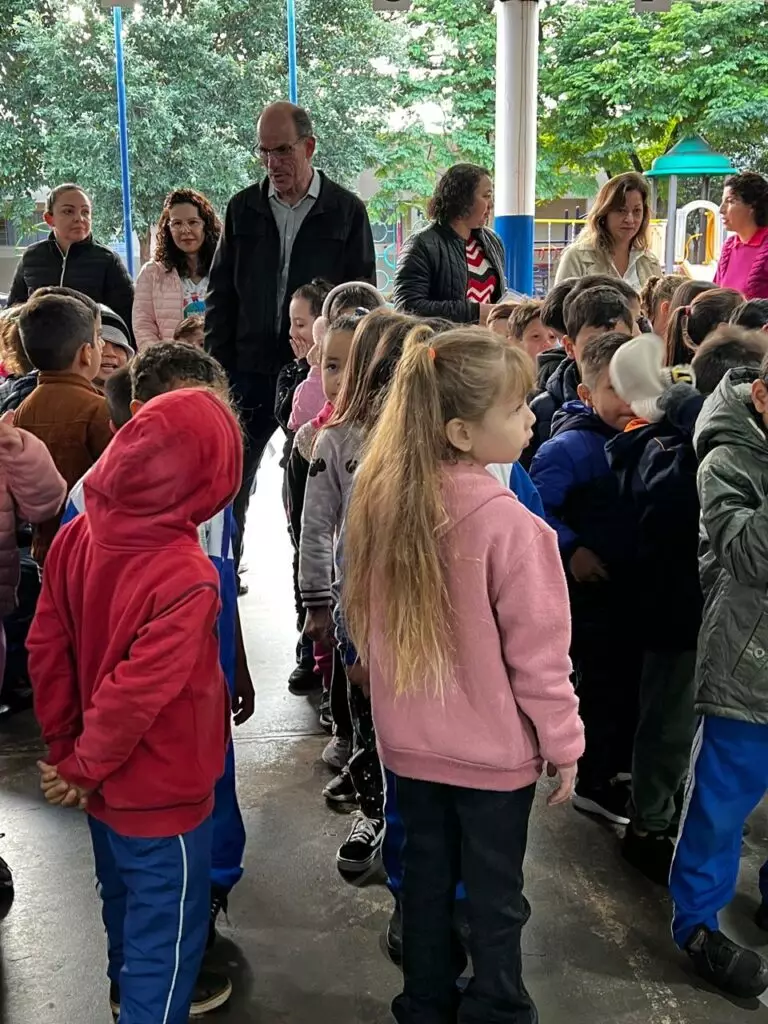 Amambai: Momento cívico reúne estudantes e fortalece valores de cidadania na Escola Rachid Amambai: Momento cívico reúne estudantes e fortalece valores de cidadania na Escola Rachid