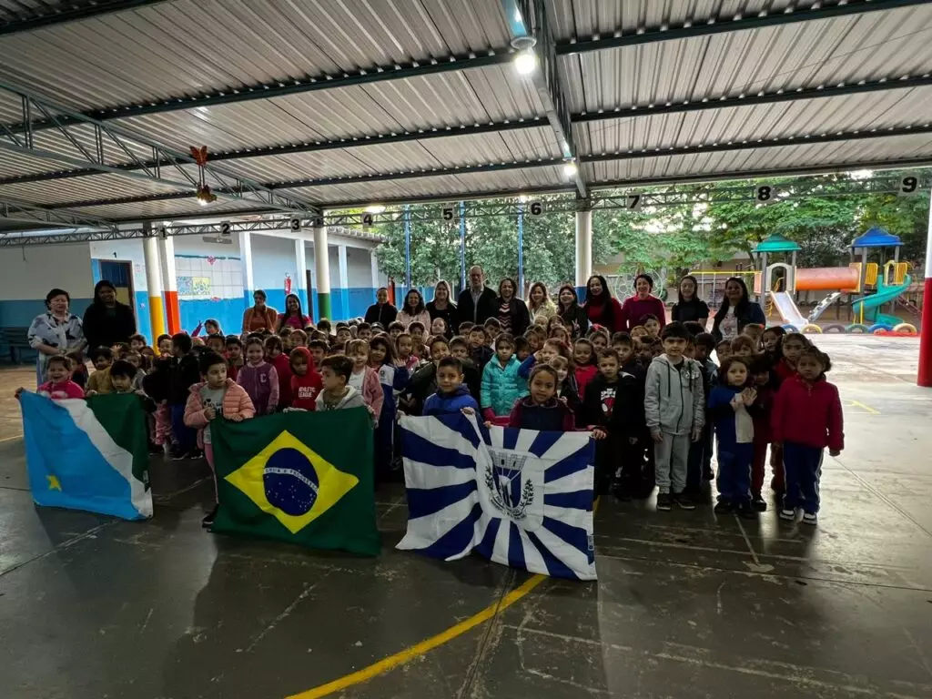 Amambai: Momento cívico reúne estudantes e fortalece valores de cidadania na Escola Rachid Amambai: Momento cívico reúne estudantes e fortalece valores de cidadania na Escola Rachid